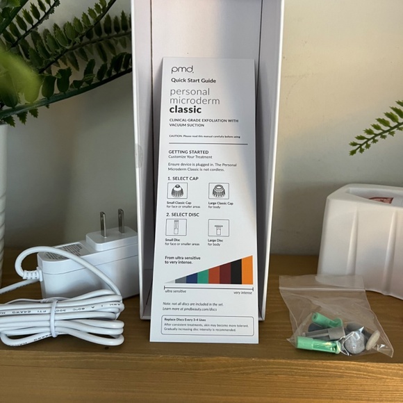 PMD Personal Microderm Classic-  At Home Microdermabrasion Device (New in Box) - Picture 7 of 7